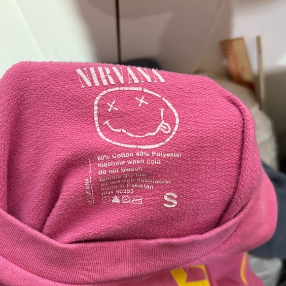 Nirvana Pink Oversized Crewneck Sweatshirt Smiley Face Graphic Size Small - Picture 8 of 8